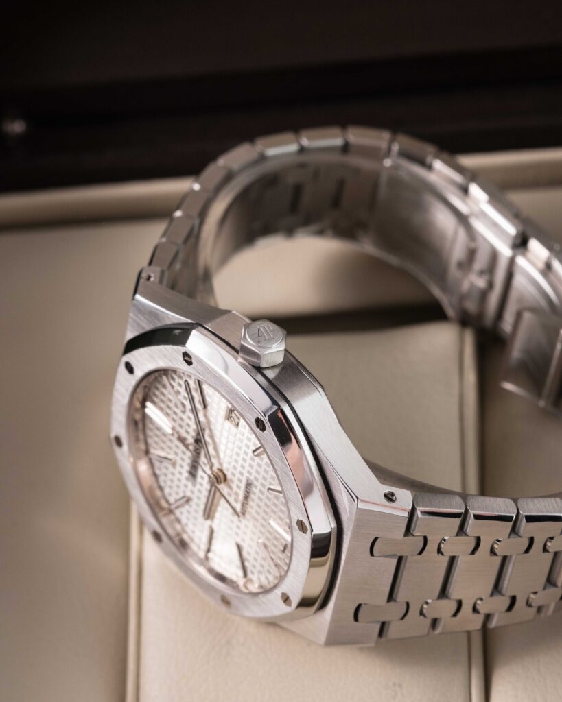 Audemars Piguet Royal Oak 15400ST.OO.1220ST.02 2012