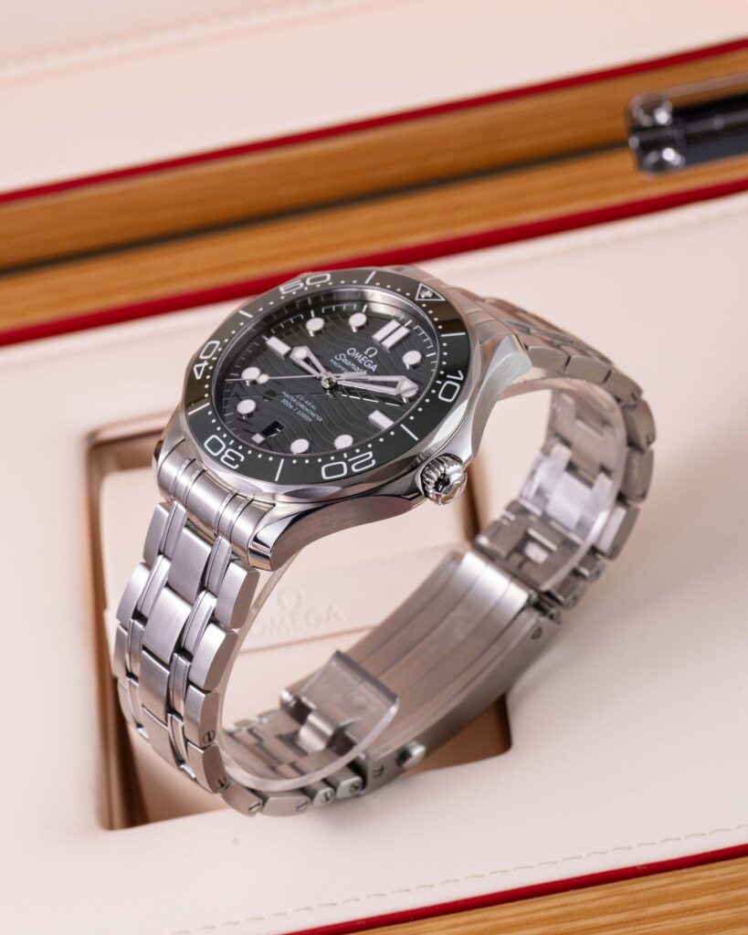 Omega Omega Seamaster Diver 300M 210.30.42.20.10.001 2025