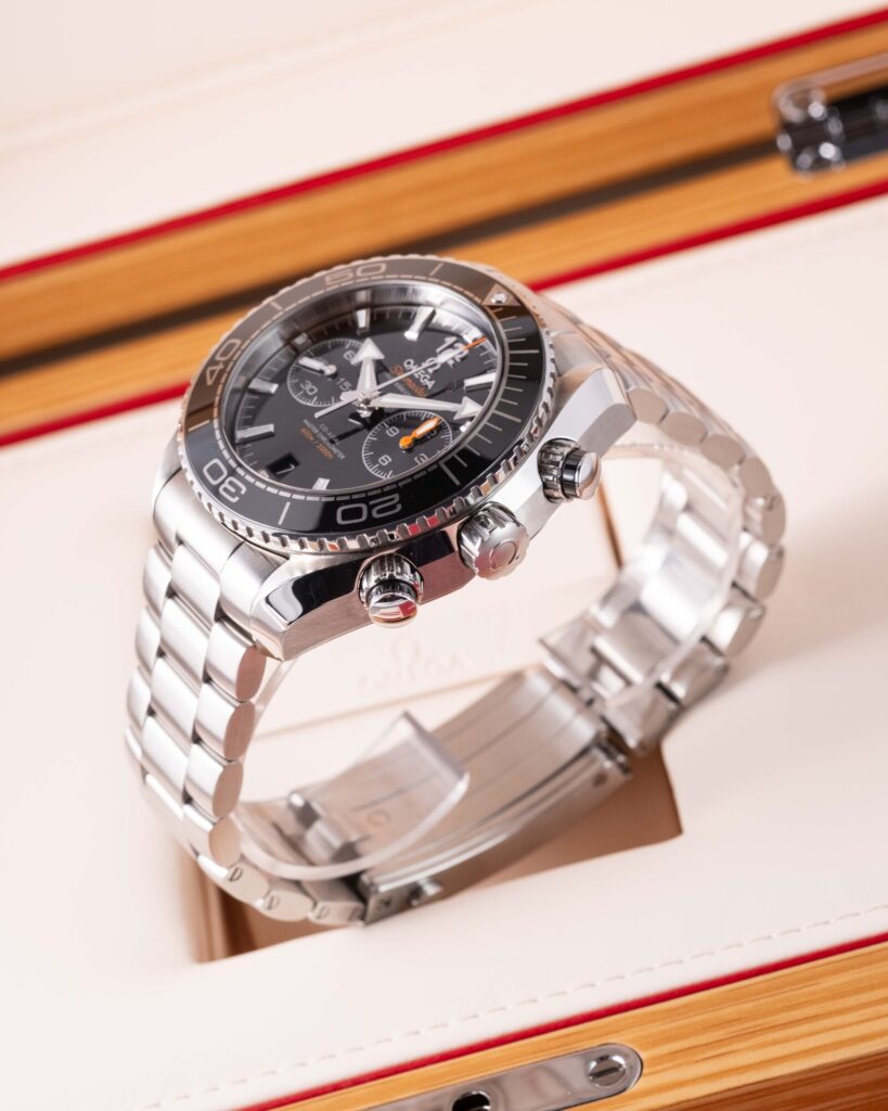 Omega Seamaster Planet Ocean 215.30.46.51.01.001 2025