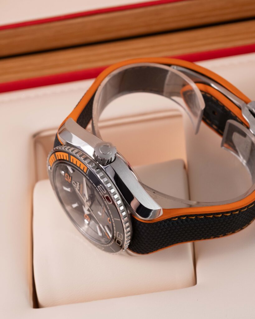 Omega Seamaster Planet Ocean 600M  215.32.44.21.01.001 2022
