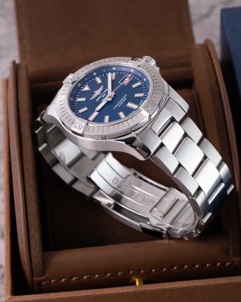 Breitling Avenger A17318 2020