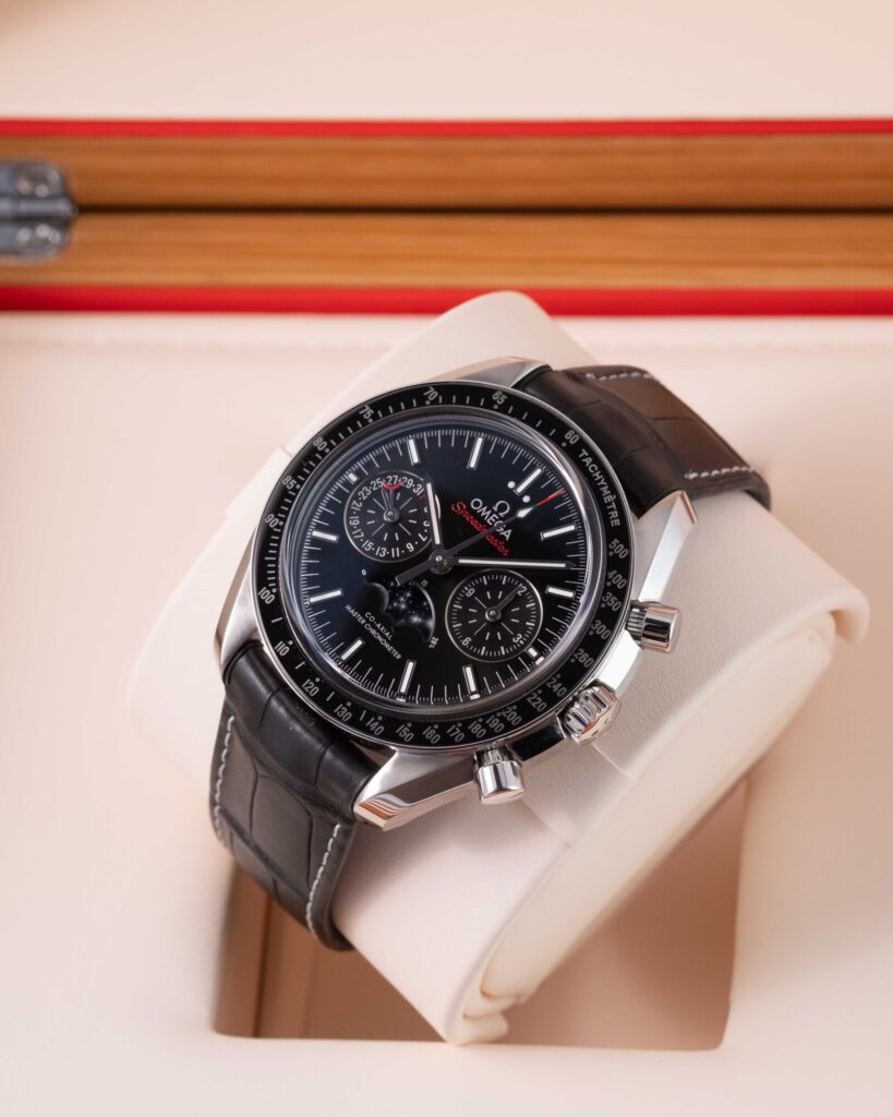 Omega Speedmaster 304.33.44.52.01.001 2022