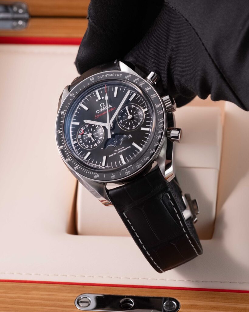 Omega Speedmaster 304.33.44.52.01.001 2022