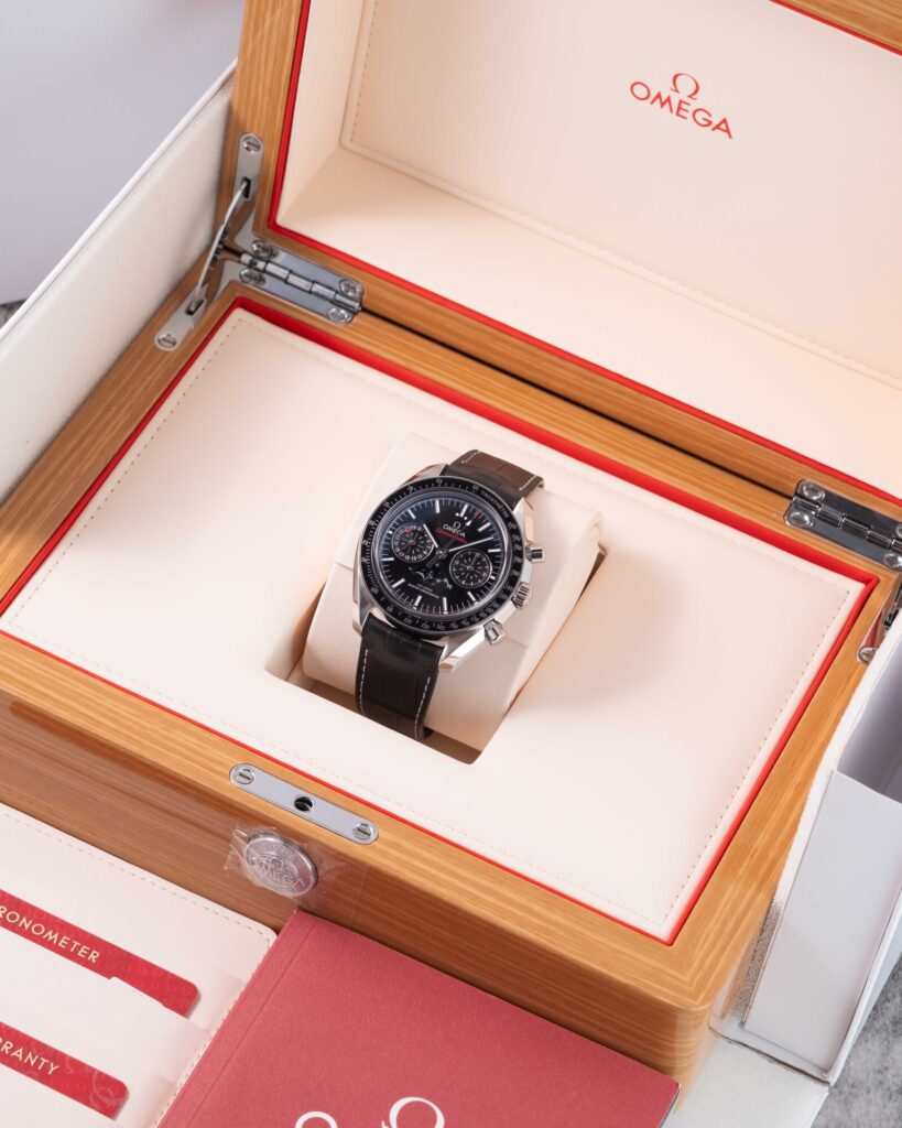 Omega Speedmaster 304.33.44.52.01.001 2022
