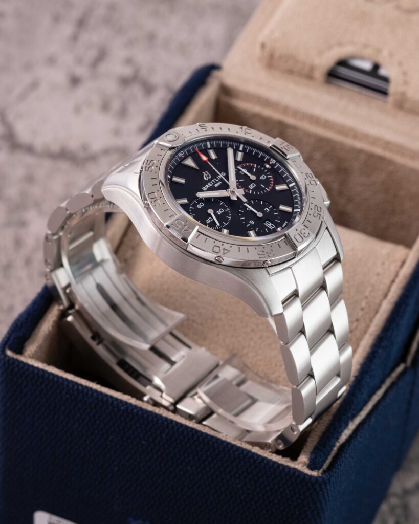 Breitling Avenger B01 AB0146101B1A1 2026