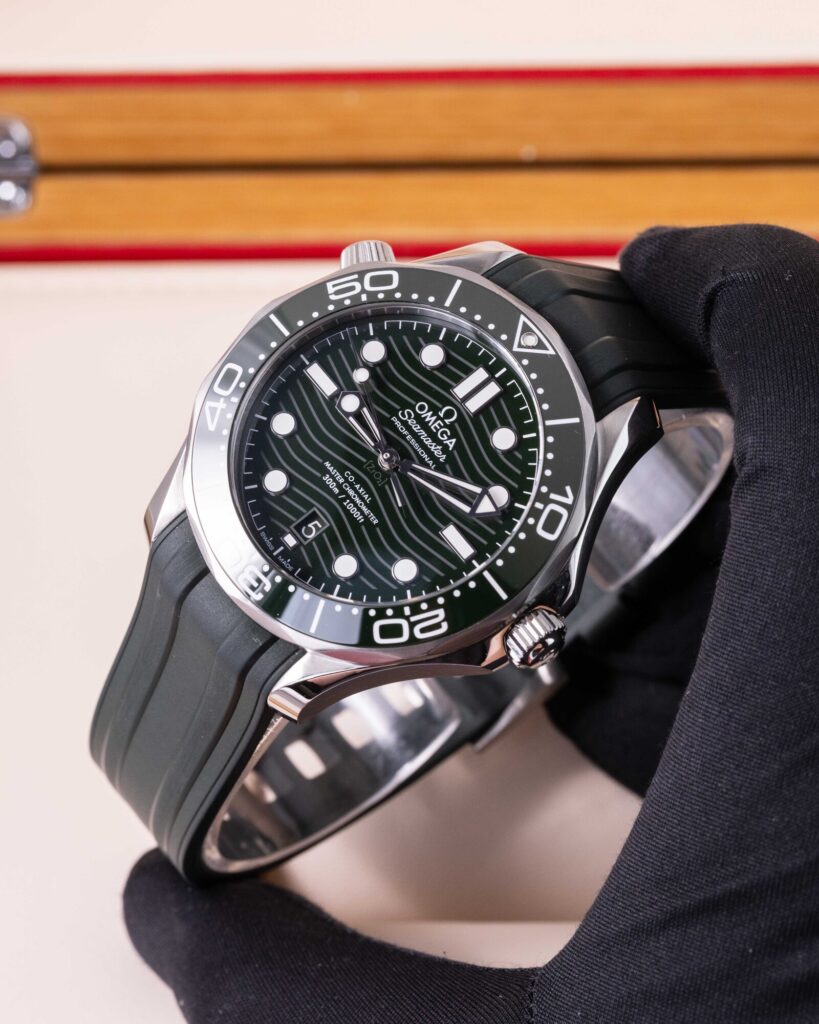 Omega Omega Seamaster Diver 300M 210.32.42.20.10.001 2025