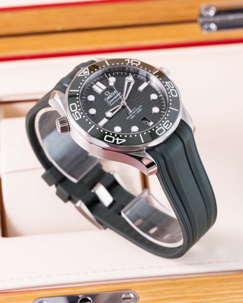 Omega Omega Seamaster Diver 300M 210.32.42.20.10.001 2025