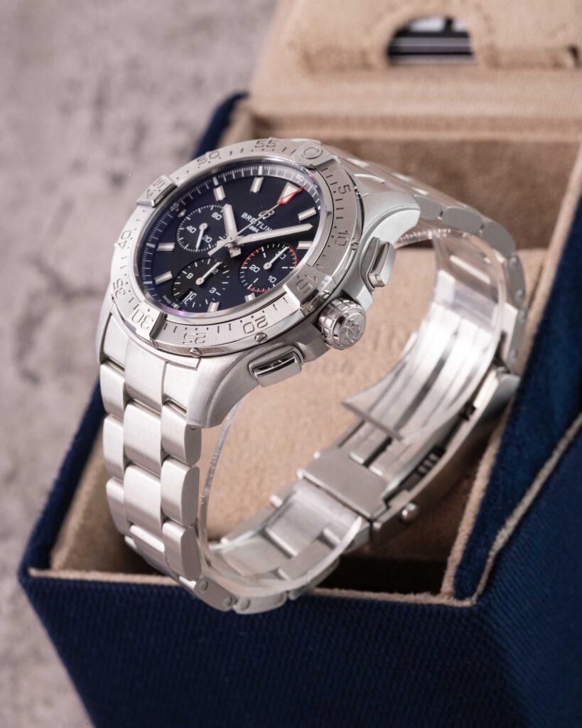 Breitling Avenger B01 AB0146101B1A1 2026
