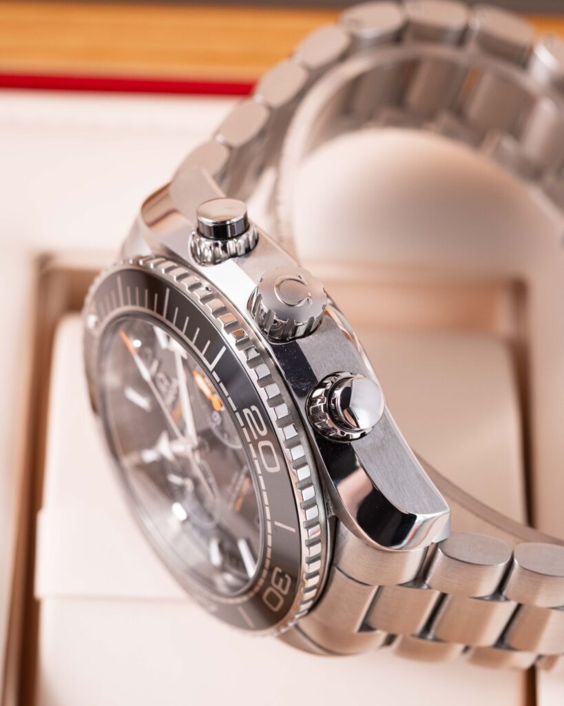 Omega Seamaster Planet Ocean 215.30.46.51.01.001 2025