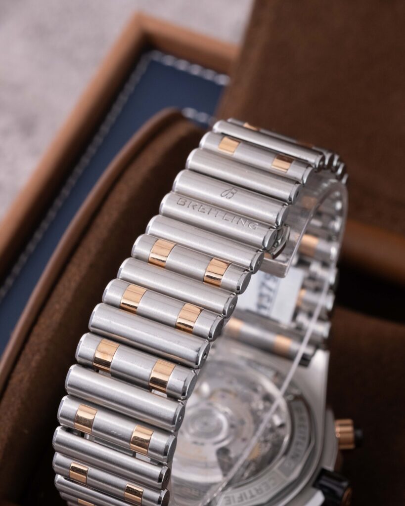 Breitling Super Chronomat UB0136