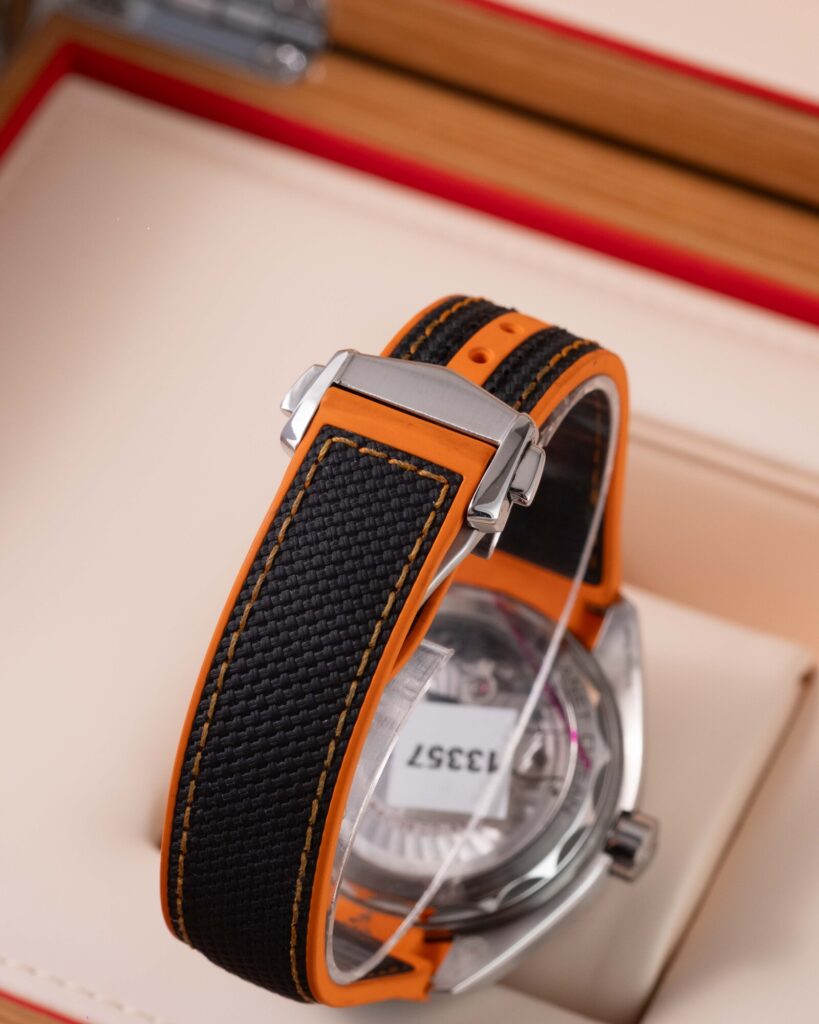 Omega Seamaster Planet Ocean 600M  215.32.44.21.01.001 2022