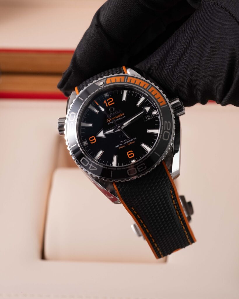 Omega Seamaster Planet Ocean 600M  215.32.44.21.01.001 2022