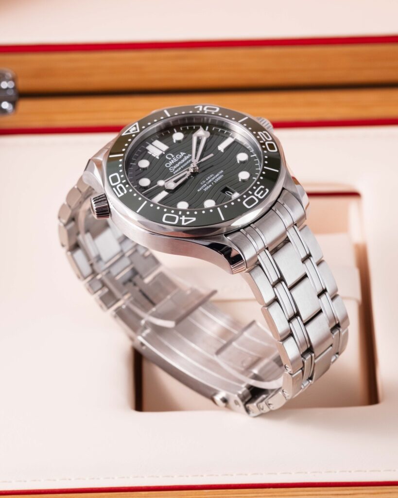 Omega Seamaster Professional 210.30.42.20.01.001 2025