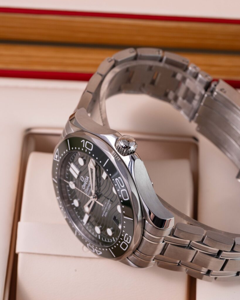 Omega Omega Seamaster Diver 300M 210.30.42.20.10.001 2025
