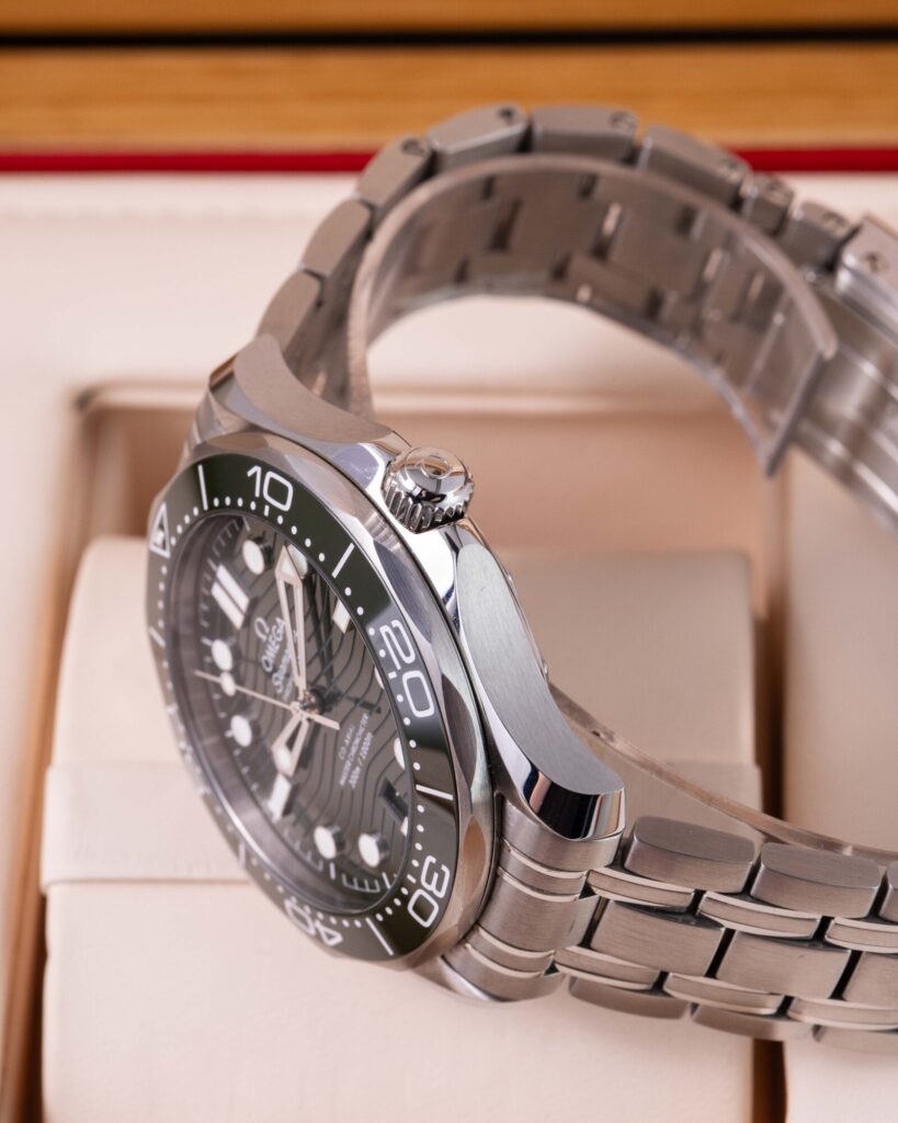 Omega Seamaster Diver 300M 210.30.42.20.10.001 2025