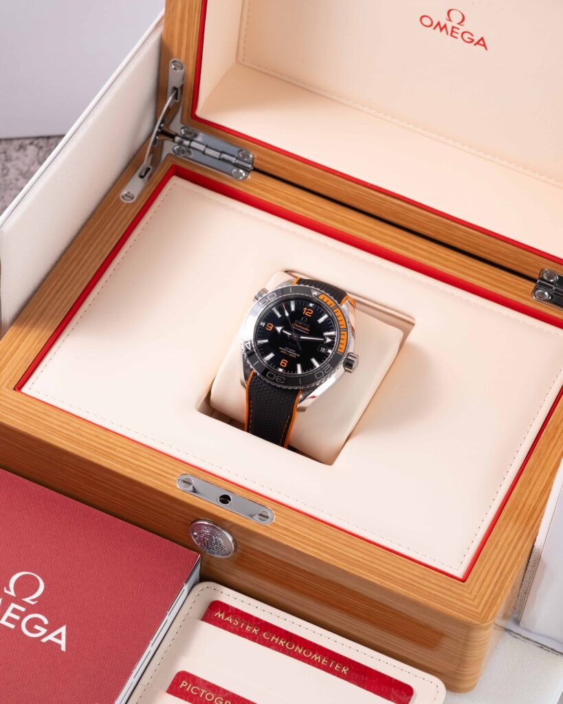 Omega Seamaster Planet Ocean 600M  215.32.44.21.01.001 2022